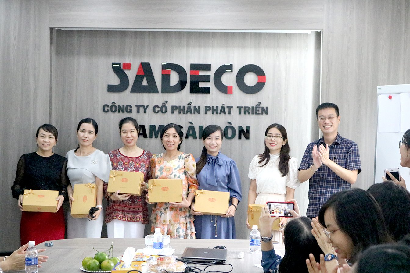 Chào mừng ngày Phụ Nữ Việt Nam 20/10 của Công ty Cổ phần Phát triển Nam Sài Gòn (SADECO)